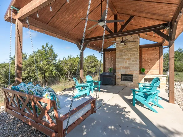 820 Peninsula Dr, Bluff Dale, TX 76433