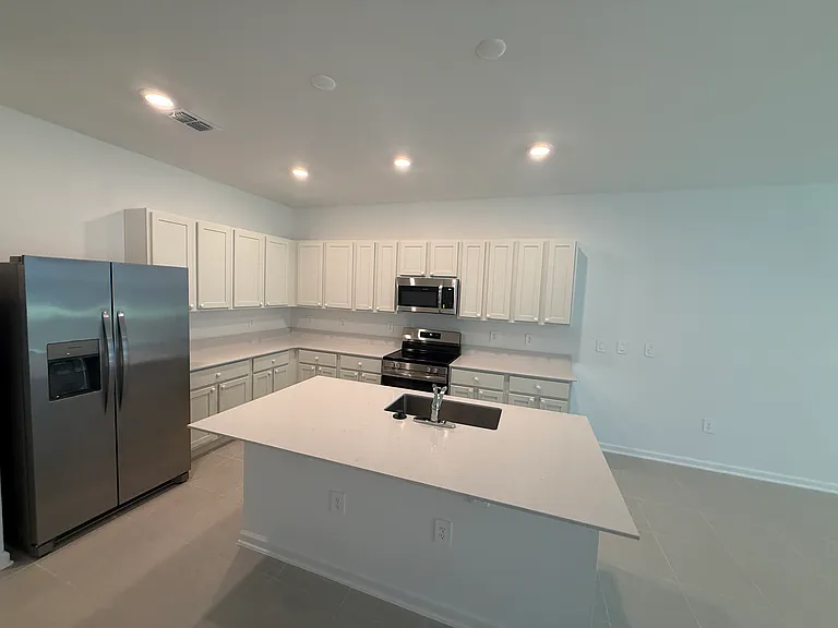 3151 Kurtz Ter — Photo 3