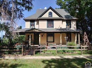 208 Highland Ave, Hoyt, KS 66440