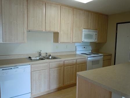 3rd image of 13317 Parkwood Dr APT 2