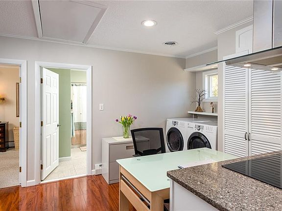 3rd image of 49 Berkshire Dr