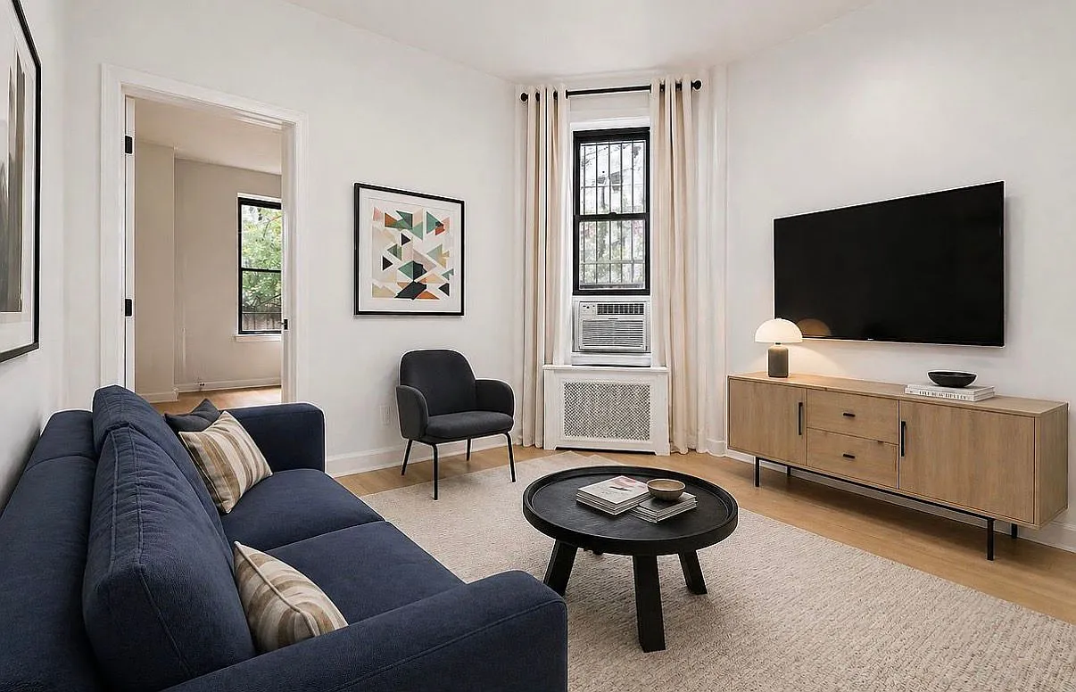 225 West 20th Street — Photo 2