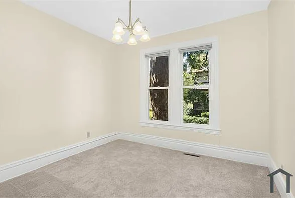 462 Beaumont St — Photo 7
