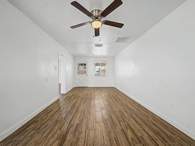 3519 W Orchid Ln — Photo 9