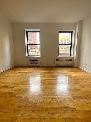 2nd image of 35 W 64th St #G4