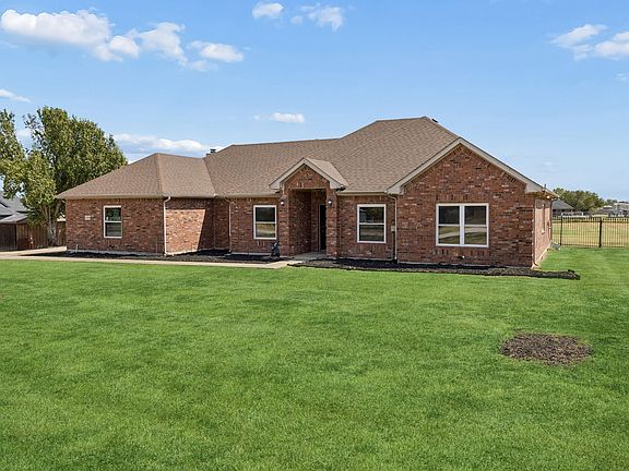 2nd image of 11113 Linda Cir