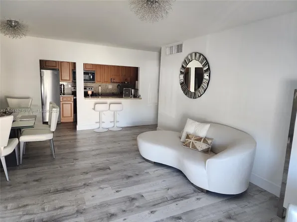 4130 NW 79th Ave APT 2E, Doral, FL 33166