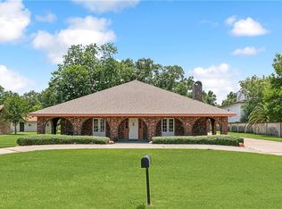 25 Manor Ln, Waggaman, LA 70094