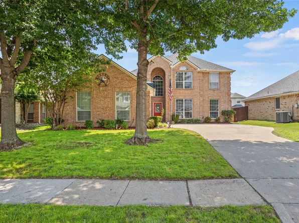 2715 Forest Lake Dr, Grand Prairie, TX 75052