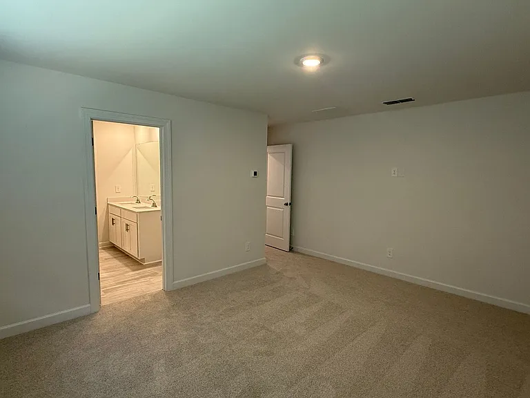 436 Luna Ln — Photo 9