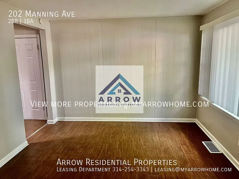 202 Manning Ave — Photo 2