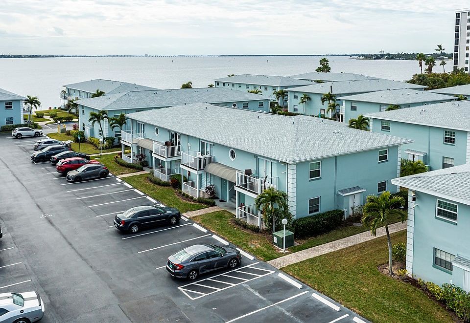 1st image of 3324 N Key Dr #8