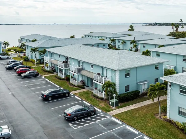 3324 N Key Dr #8, North Fort Myers, FL 33903