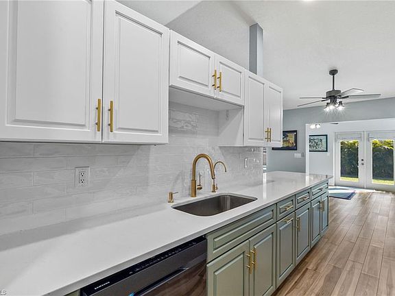2nd image of 4601 SW 10th AVE