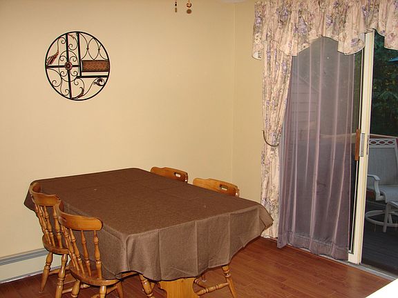 Dining area in kitchen