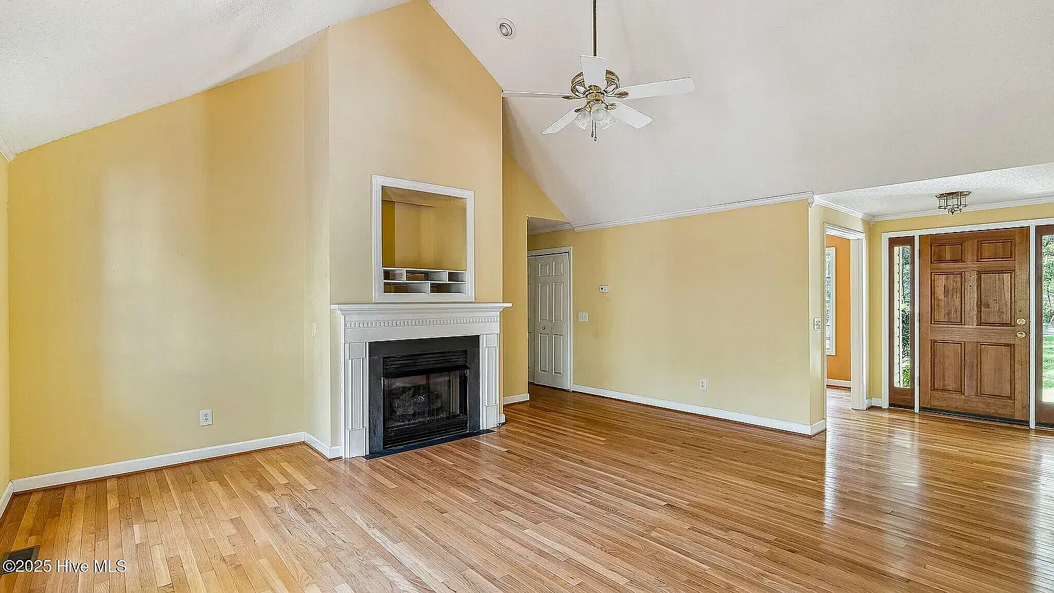 3 bed, 1588 sqft, $1,700 — Photo 2