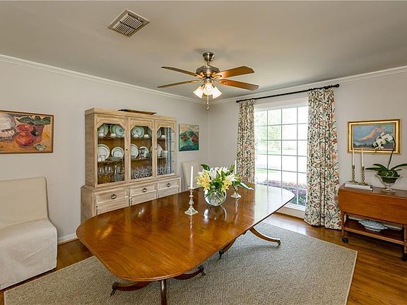 5th image of 535 College Ln