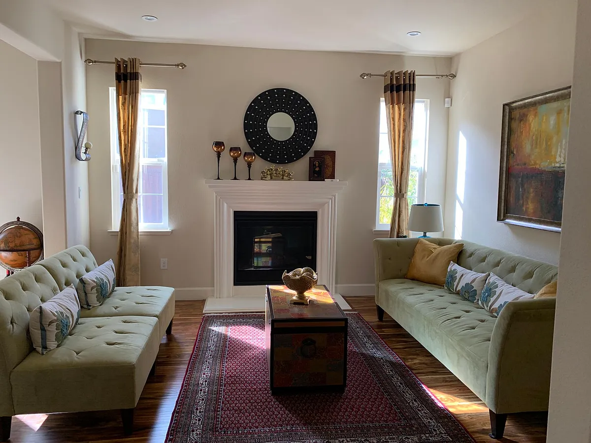 Building Photo - 530 N Umbria Pl