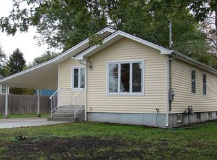 28 E Chestnut St, Central Islip, NY 11722