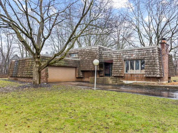 40W976 Bridle Creek Dr, Campton Hills, IL 60175