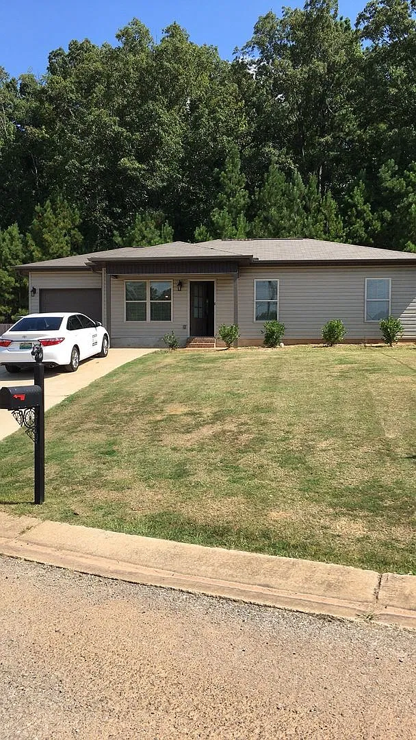 Garden Home in Vance, AL...Available to View within 48-hr Notice — Photo 2