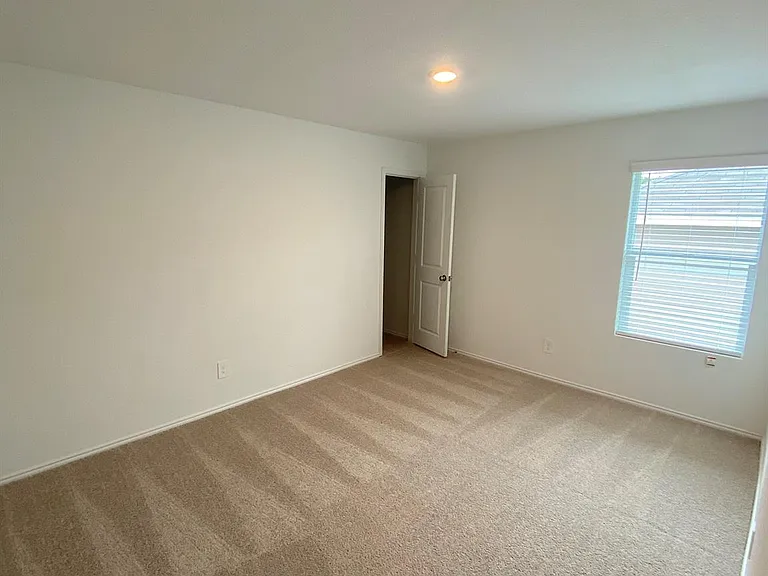 2504 Coronado Way — Photo 9