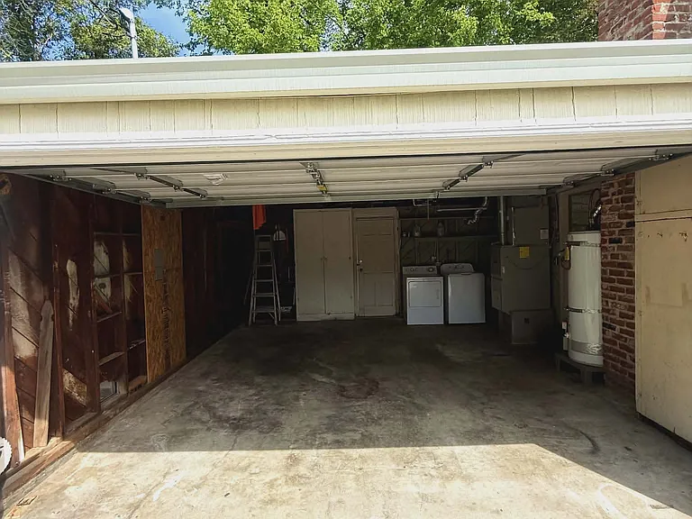 2585 Sierra Blvd — Photo 27
