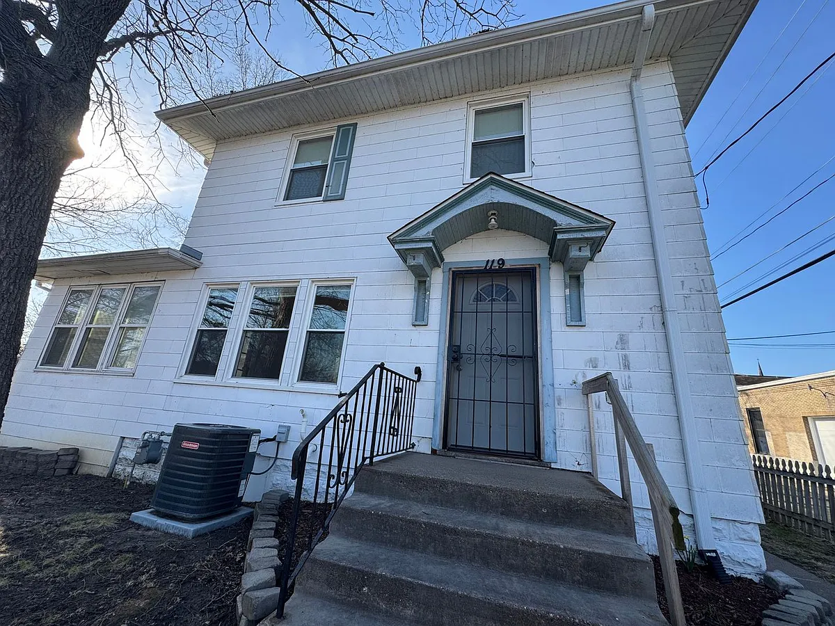 Building Photo - 119 E 13th St