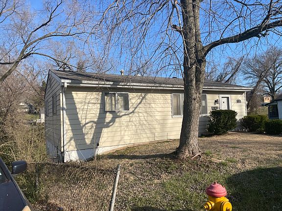 3rd image of 2924 Hammond Ave