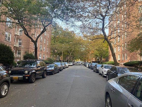 4th image of 1430 Thieriot Ave APT 2A