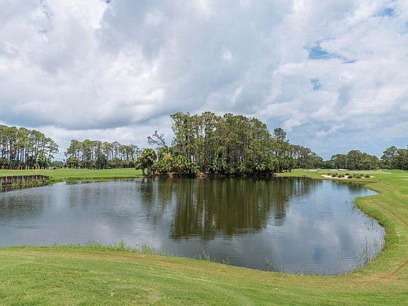 4th image of 9986 Sawgrass Dr E