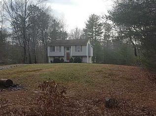 15 Wampanaug Trl, West Greenwich, RI 02817