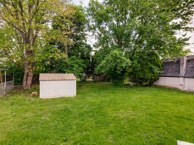 429 Manor Ave — Photo 21