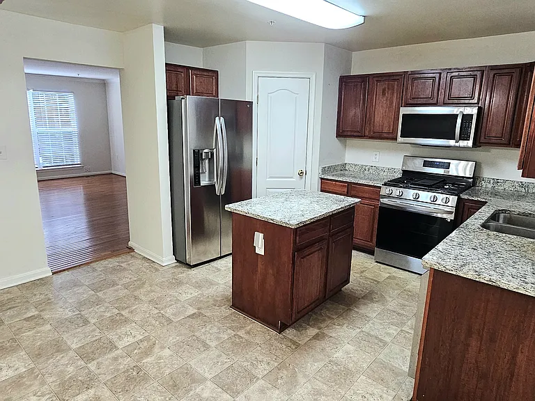 44 Bensmill Ct — Photo 6