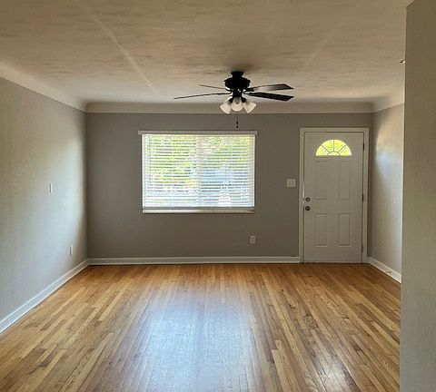 5th image of 4948 5th Ave S