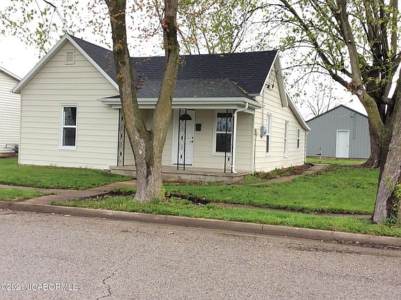 3rd image of 604 W West St