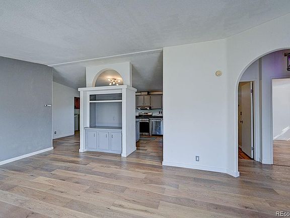 4th image of 181 Larissa Lane