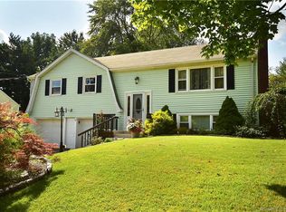 49 Coppermill Rd, Wethersfield, CT 06109