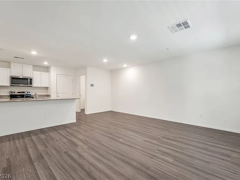 4826 Wine Ridge Ave — Photo 3