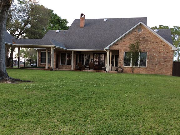 3rd image of 608 Interlaken Dr