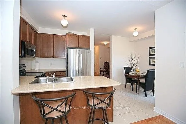 230 Hansard Dr — Photo 3