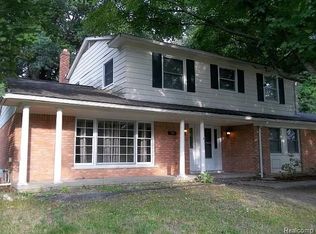 398 Shagbark Dr, Rochester Hills, MI 48309