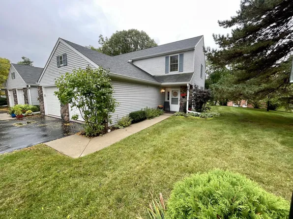 135 Lake Bluff ROAD #D, Thiensville, WI 53092