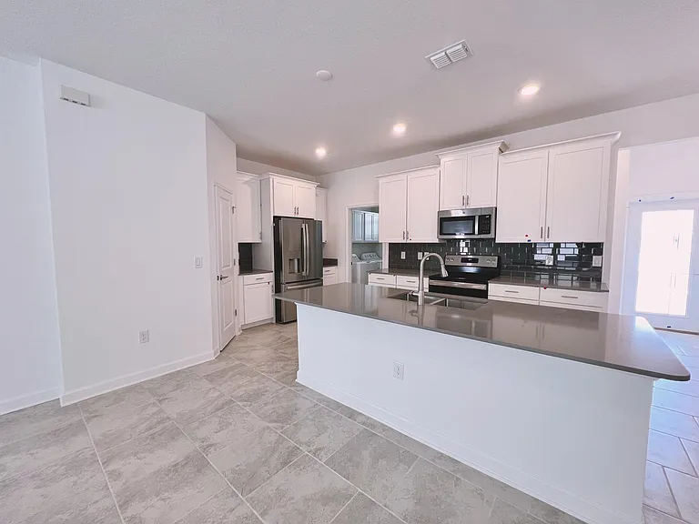 2975 Addison Blvd — Photo 5