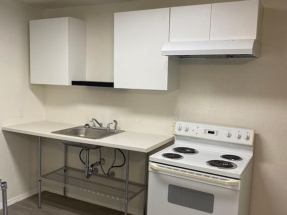 5th image of 615 Dakota St #3