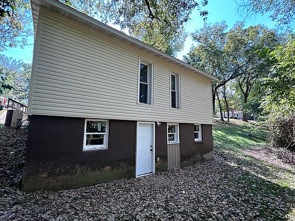 5th image of 311 E Jackson Street