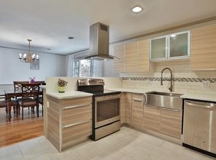 12 Stanley Cir, Quincy, MA 02169
