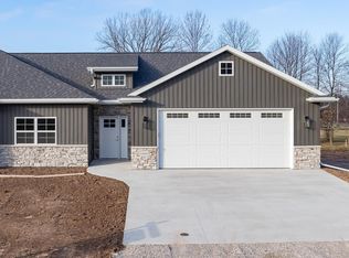 N9085 Southtowne Dr, Menasha, WI 54952