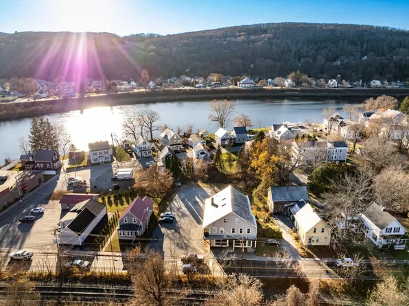 16 Church Street, Walpole, NH 03609