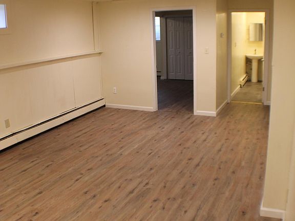 5th image of 438 Ainsworth Cir #2